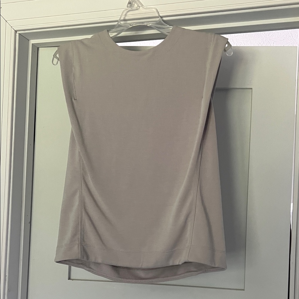Athleta Women's Muscle Tee in Light Gray